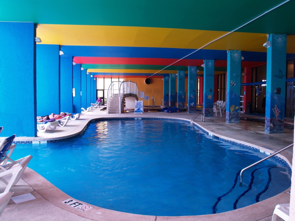 Monterey Bay Suites 7/81