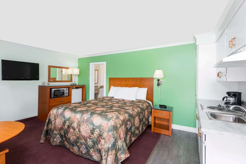Knights Inn Arnprior 22/34