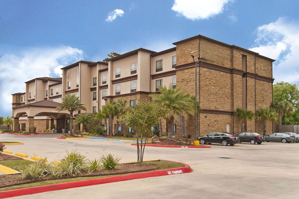 Wyndham Lake Charles 43/49
