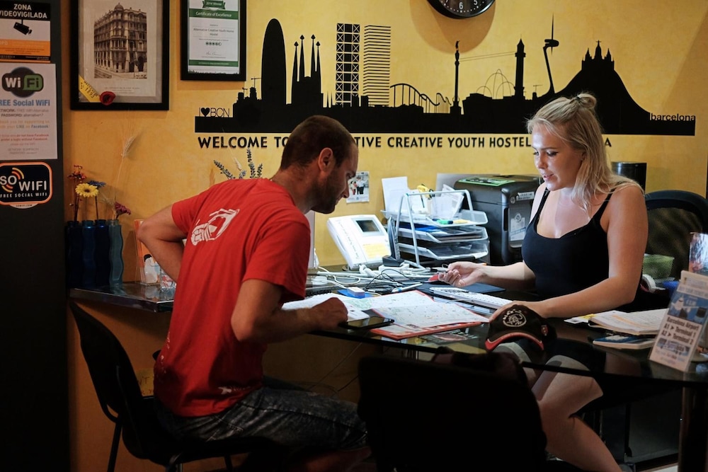 Alternative Creative Youth Hostel Barcelona 43/50