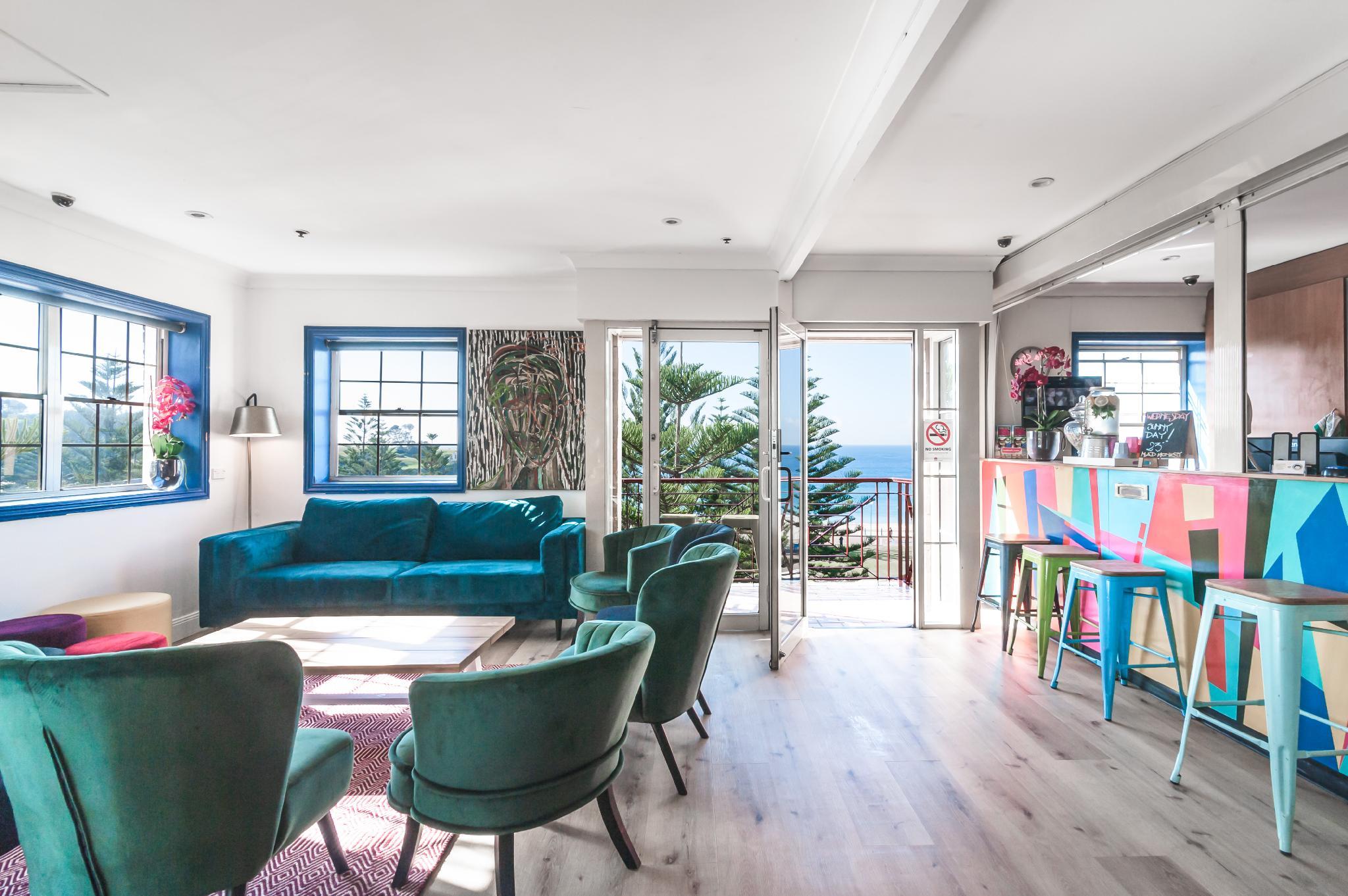 MIXED DORM, 6 BEDS, SHARED BATHROOM