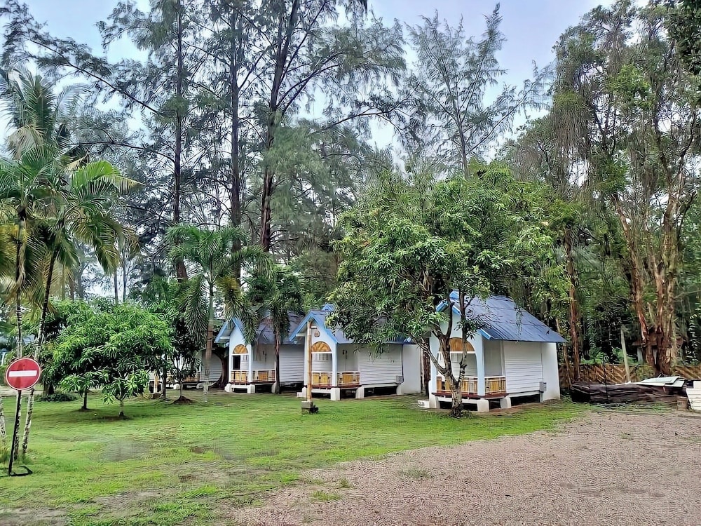 Pan Beach Bungalows 42/50