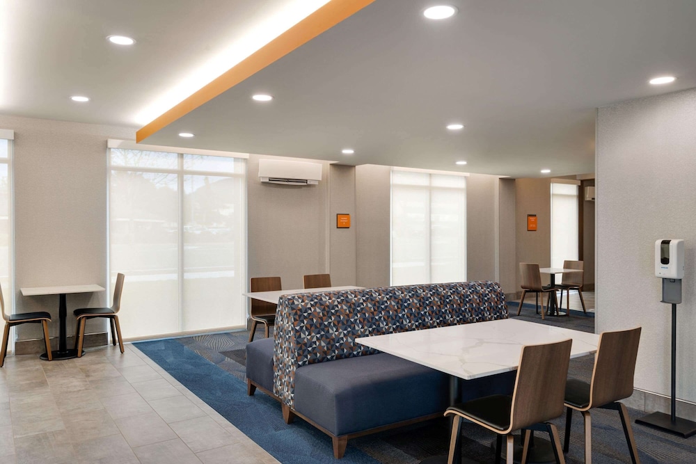 La Quinta Inn And Suites By Wyndham Springfield 34/46