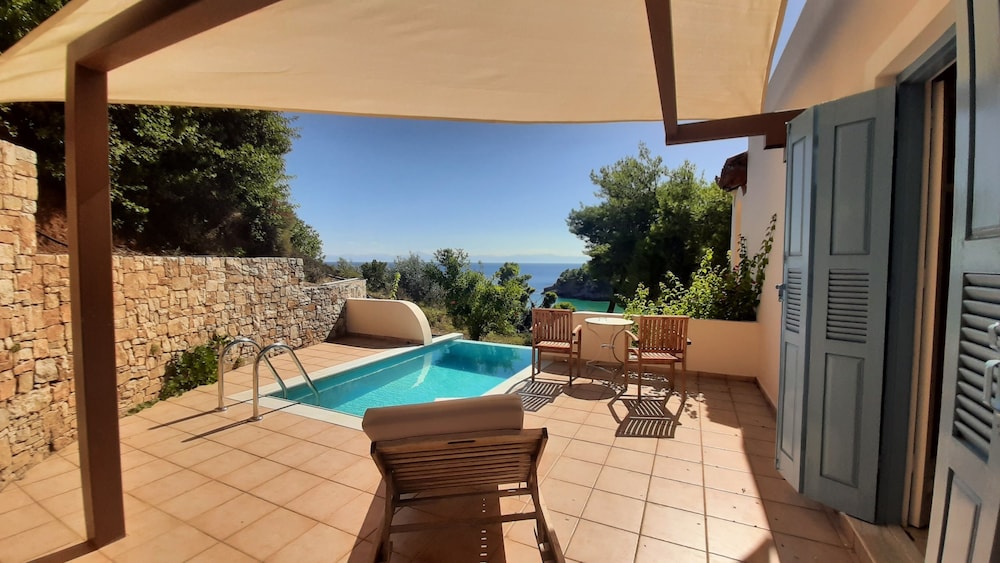 Alonissos Beach Bungalows And Suites Hotel 20/50