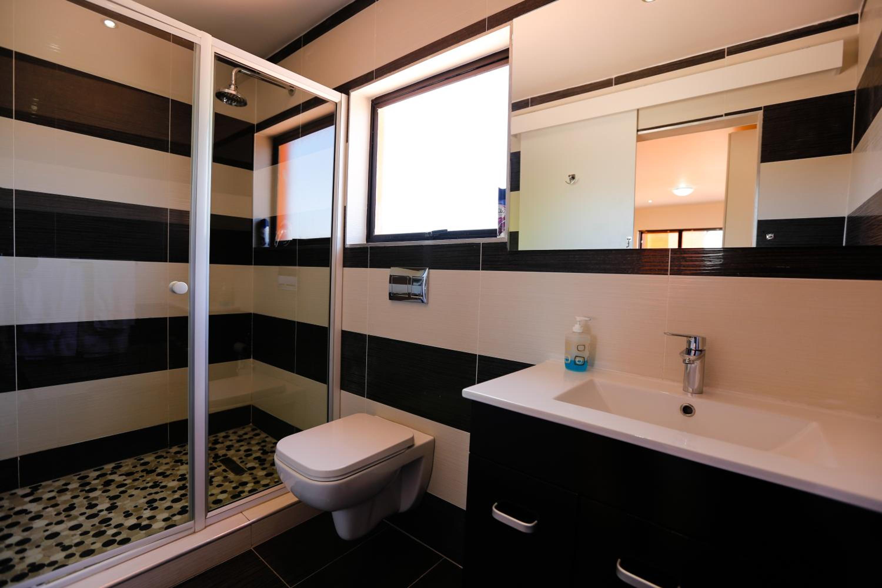 Grand View B&B 66/71