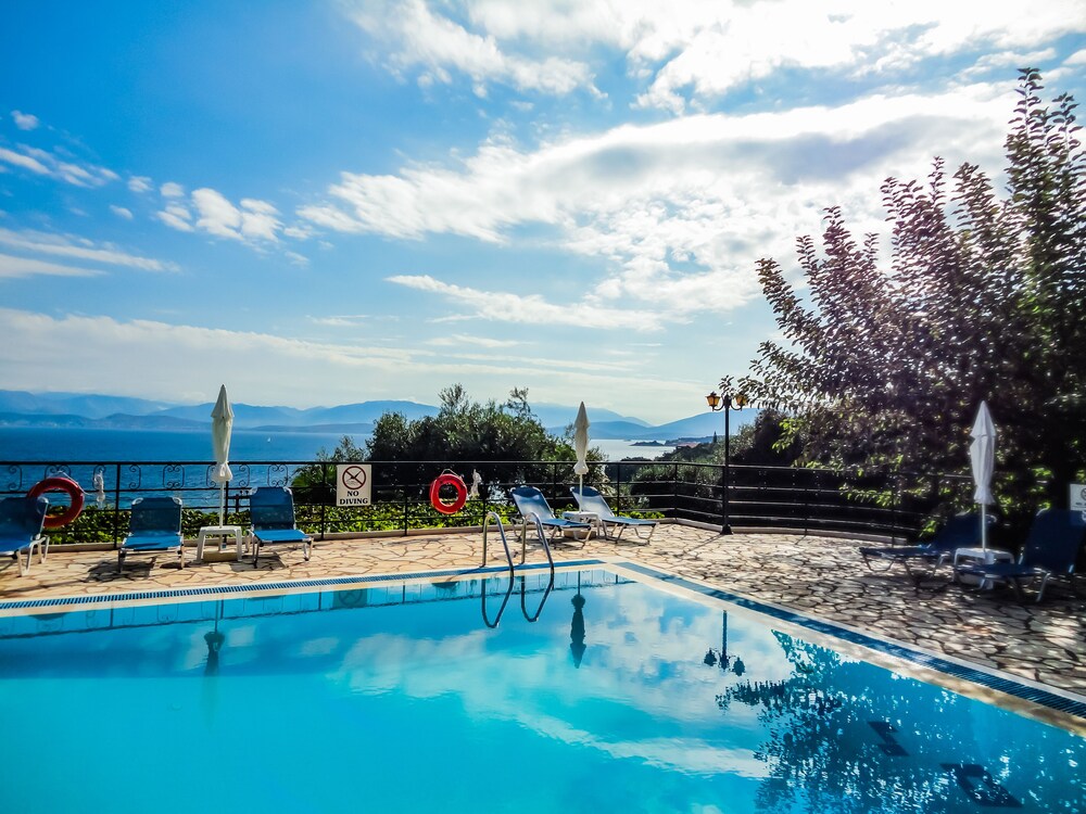 Dionysos Apartments 53/67
