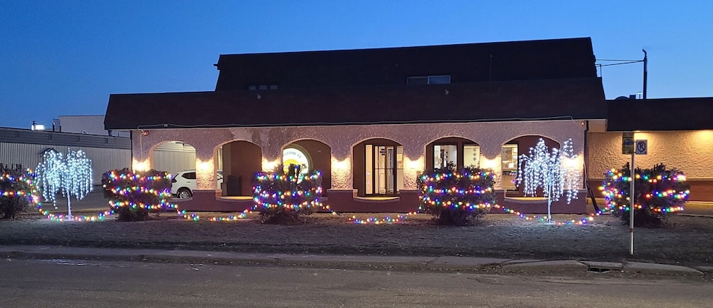 Colonial Inn 2/62