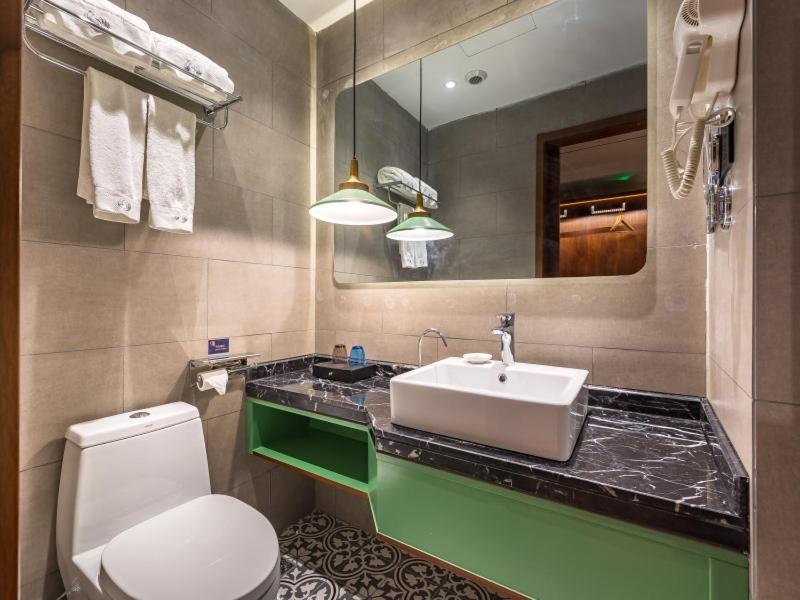 GreenTree Eastern Xuzhou High Speed Railway Station West Exit Station Hotel 60/60