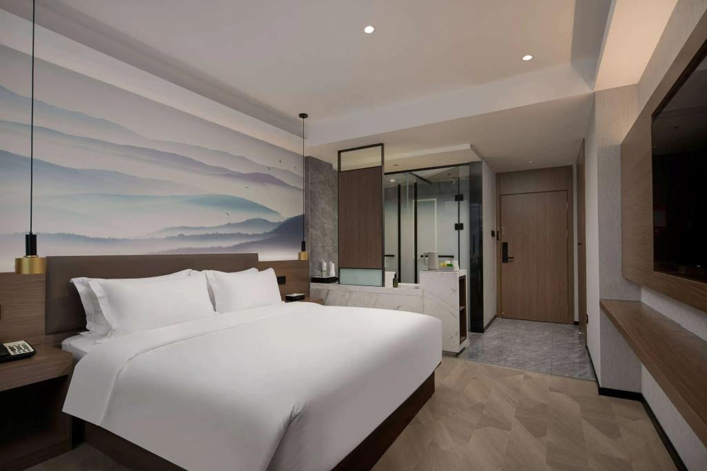 Ramada Encore by Wyndham Wuhan West 18/37