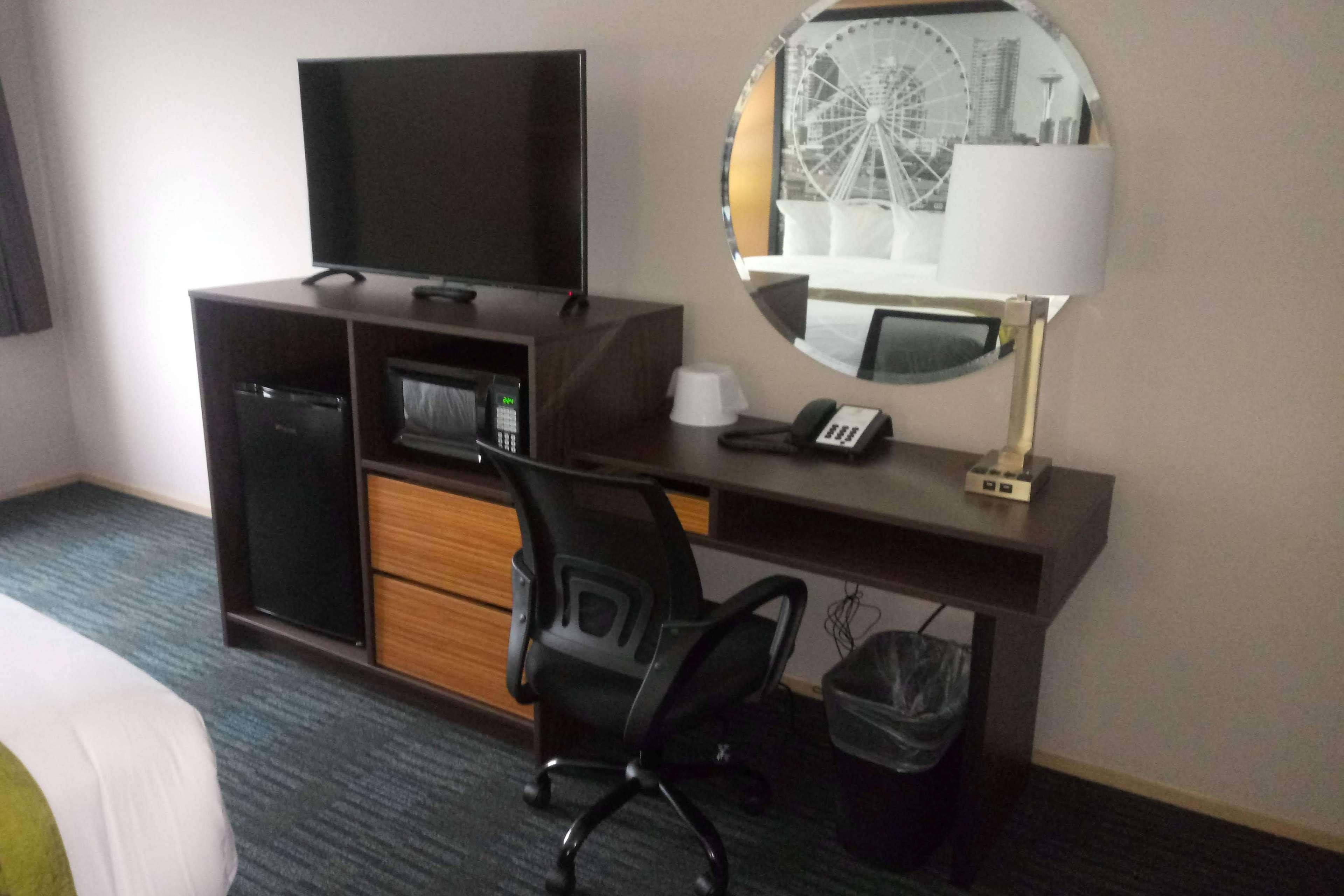 Super 8 By Wyndham Lynnwood 14/17