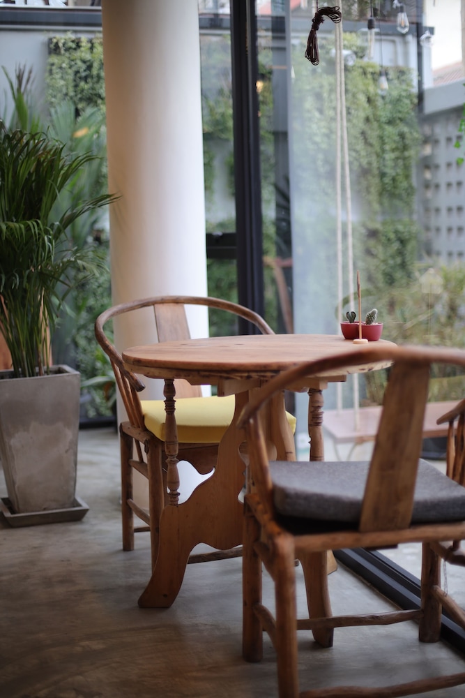 Yolo Bangkok Boutique Hotel 41/50