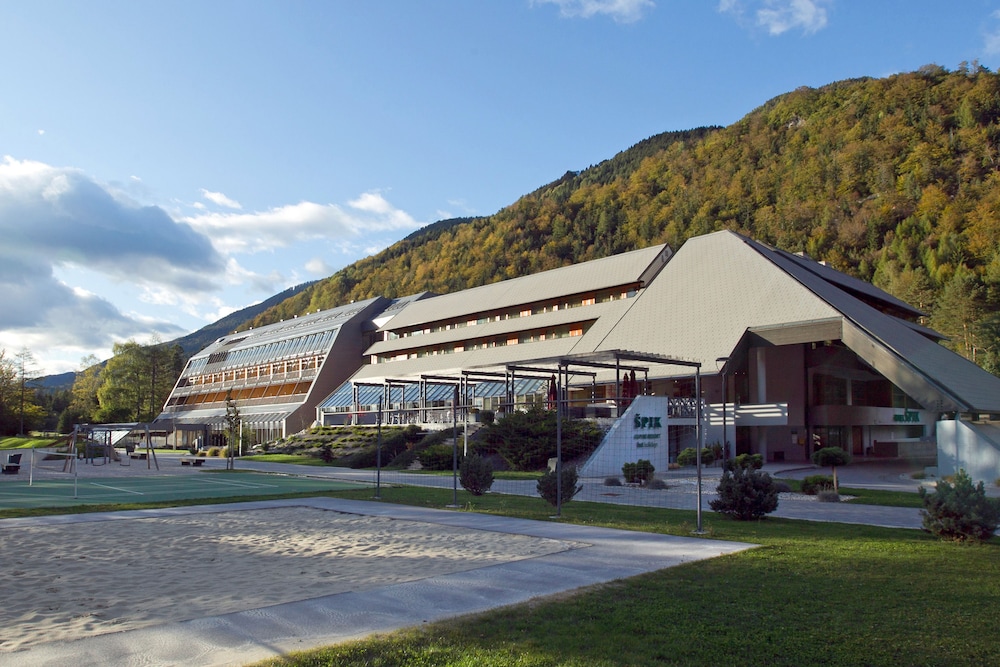 Hotel Spik 3 Star in GOZD MARTULJEK