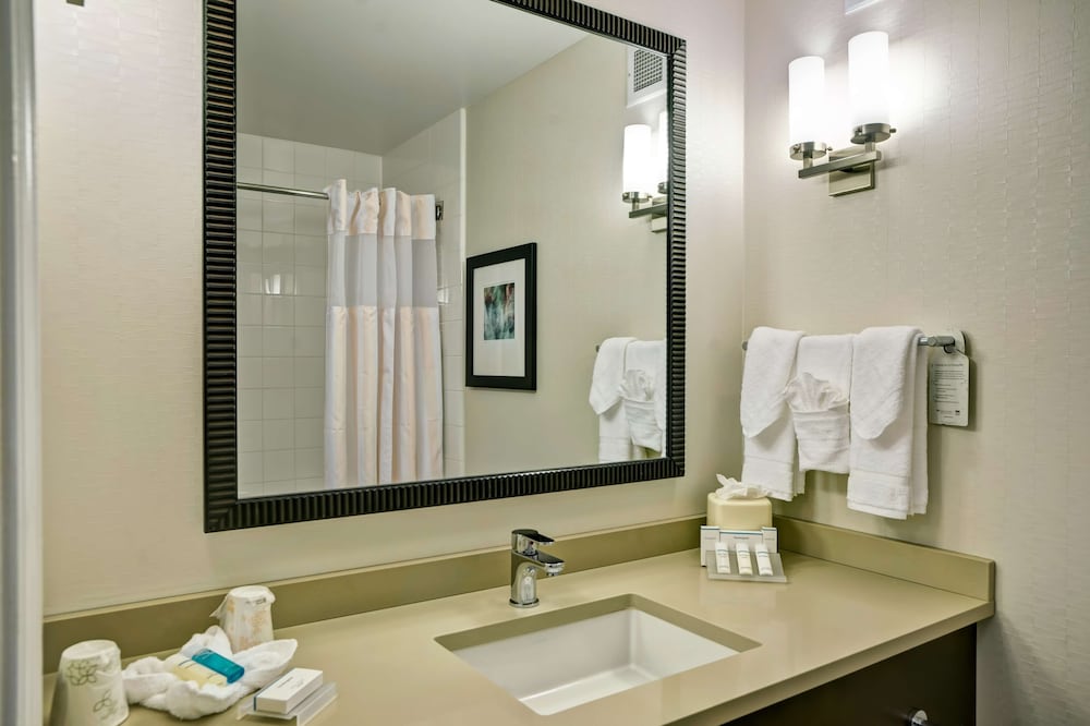 Hilton Garden Inn Chicago Downtown/Magnificent Mile 10/70