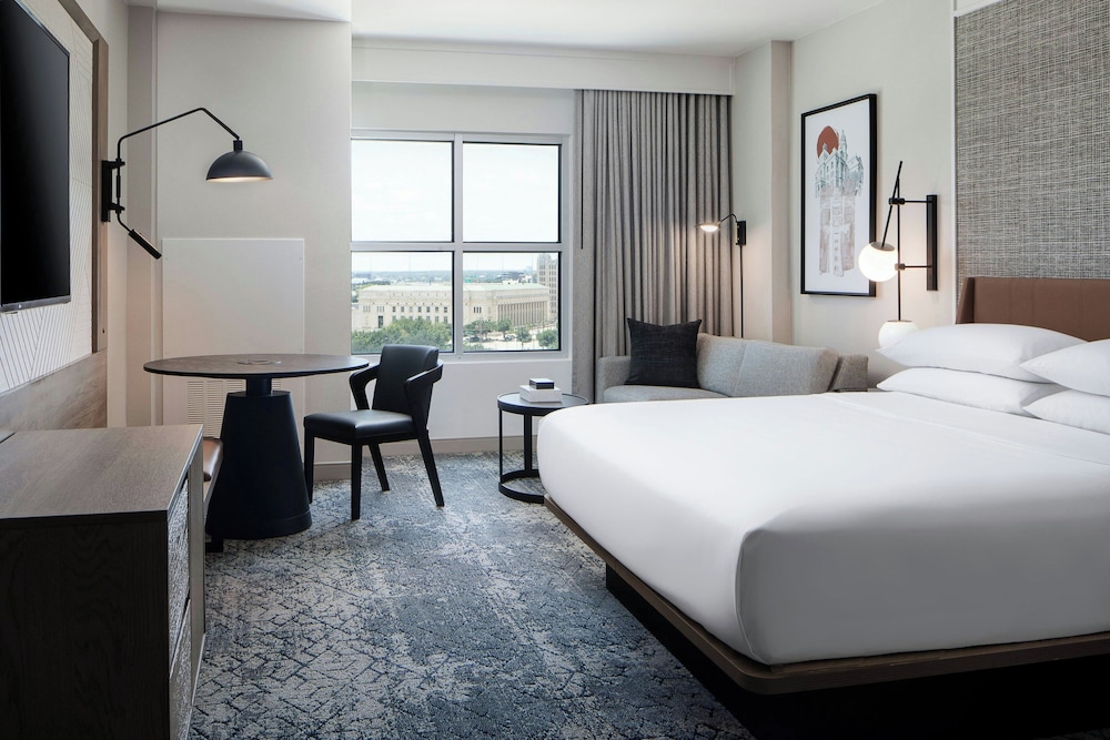 Room at Sheraton Fort Worth Downtown Hotel, FORT WORTH - TX