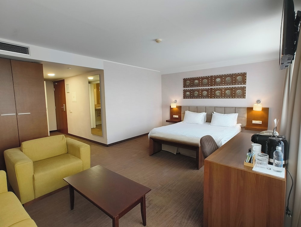 Mercure Marijampole 18/55