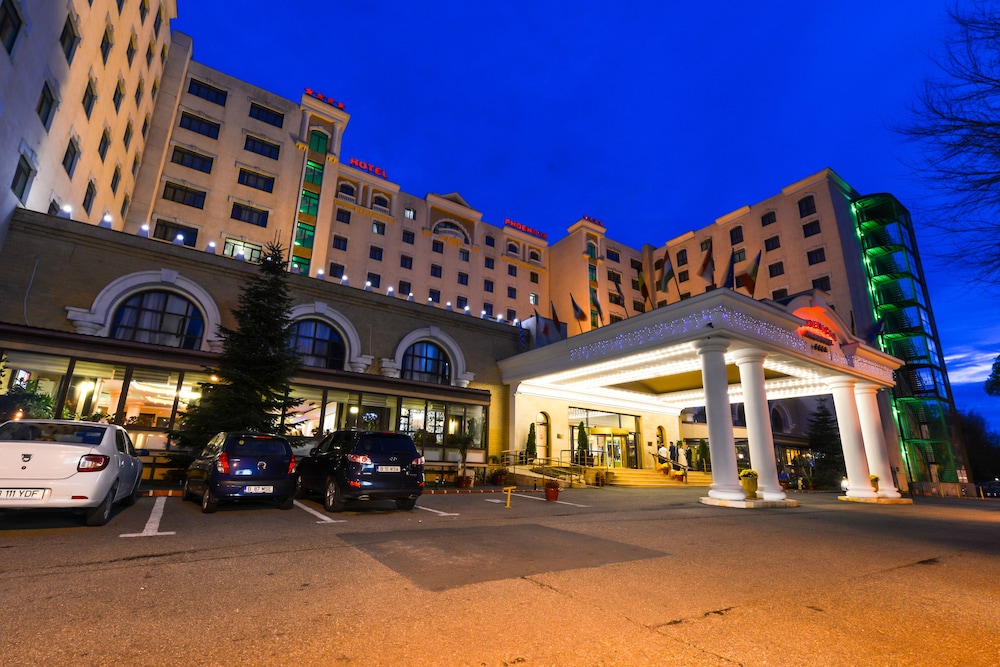 Phoenicia Grand Hotel 67/74