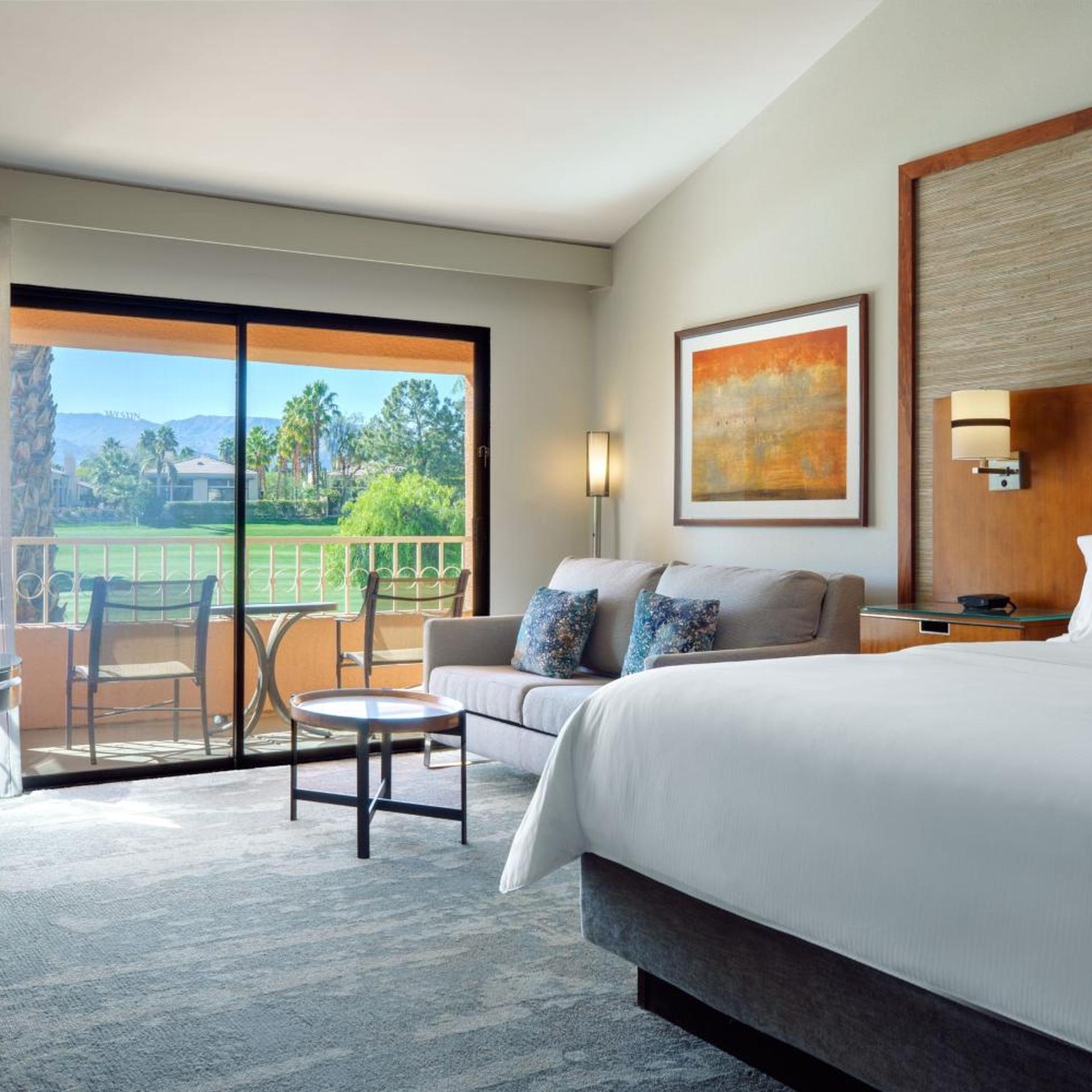 Guest Room, King Bed, Golf Course View, Sofa