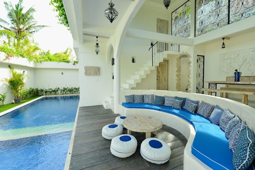 Artemis Villa And Hotel 25/46