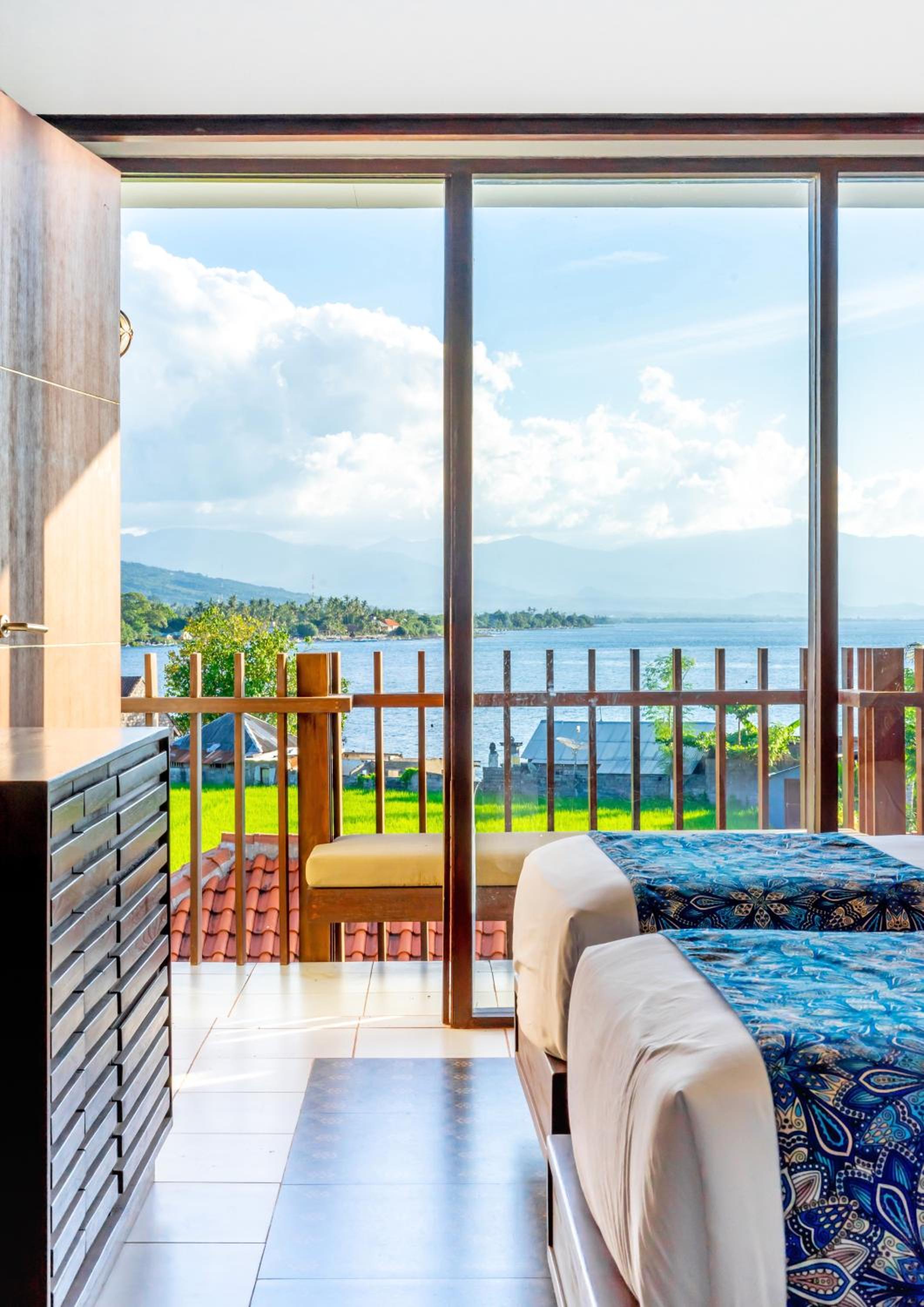 Lovina Beach Club And Resort 56/64