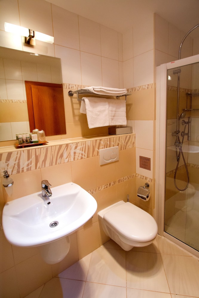 Danubia Gate Hotel 25/70
