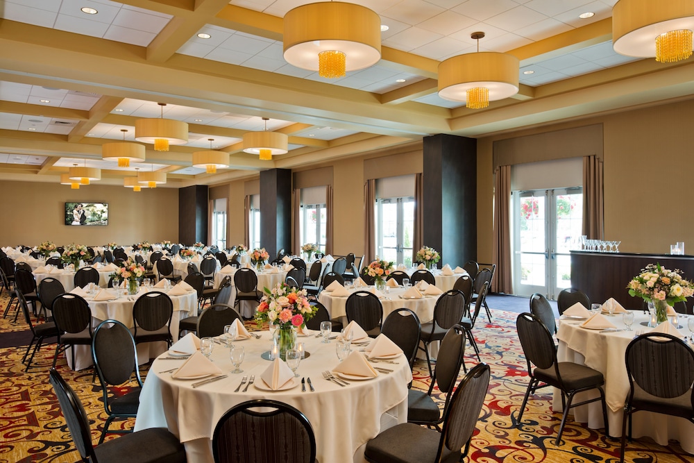 Saratoga Casino Hotel 58/68