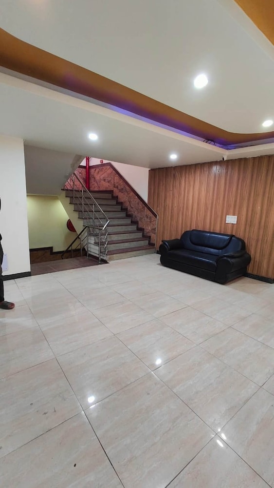 Airport Hotel Mahal 47/50