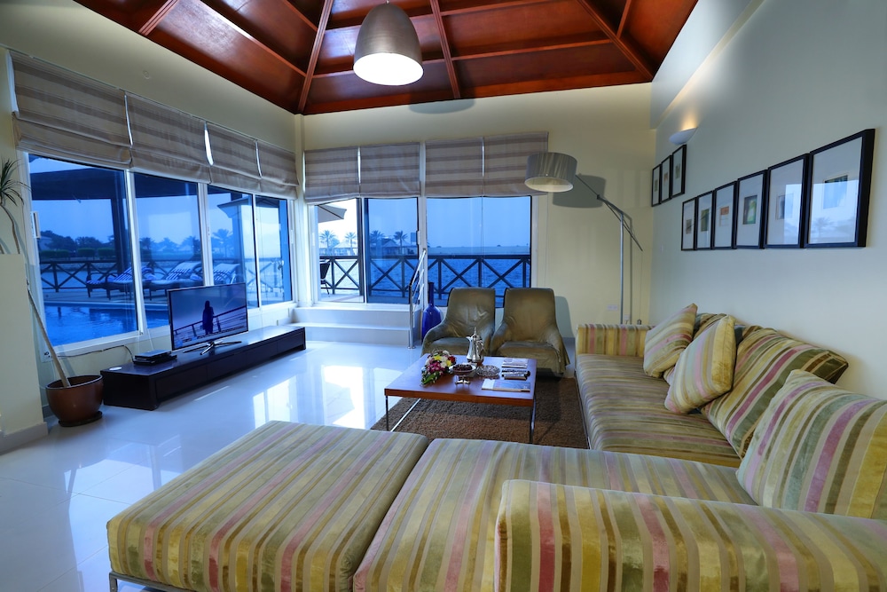 Al Bander Hotel & Resort 12/50