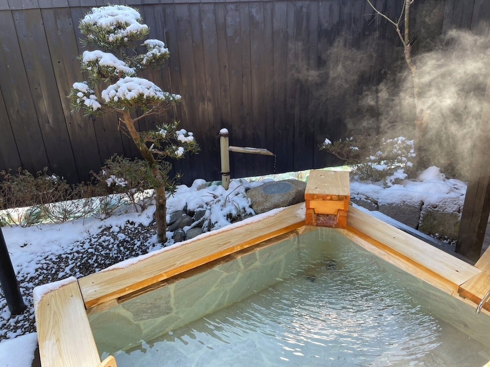 Yufuin Ryokan Seikoen 24/50