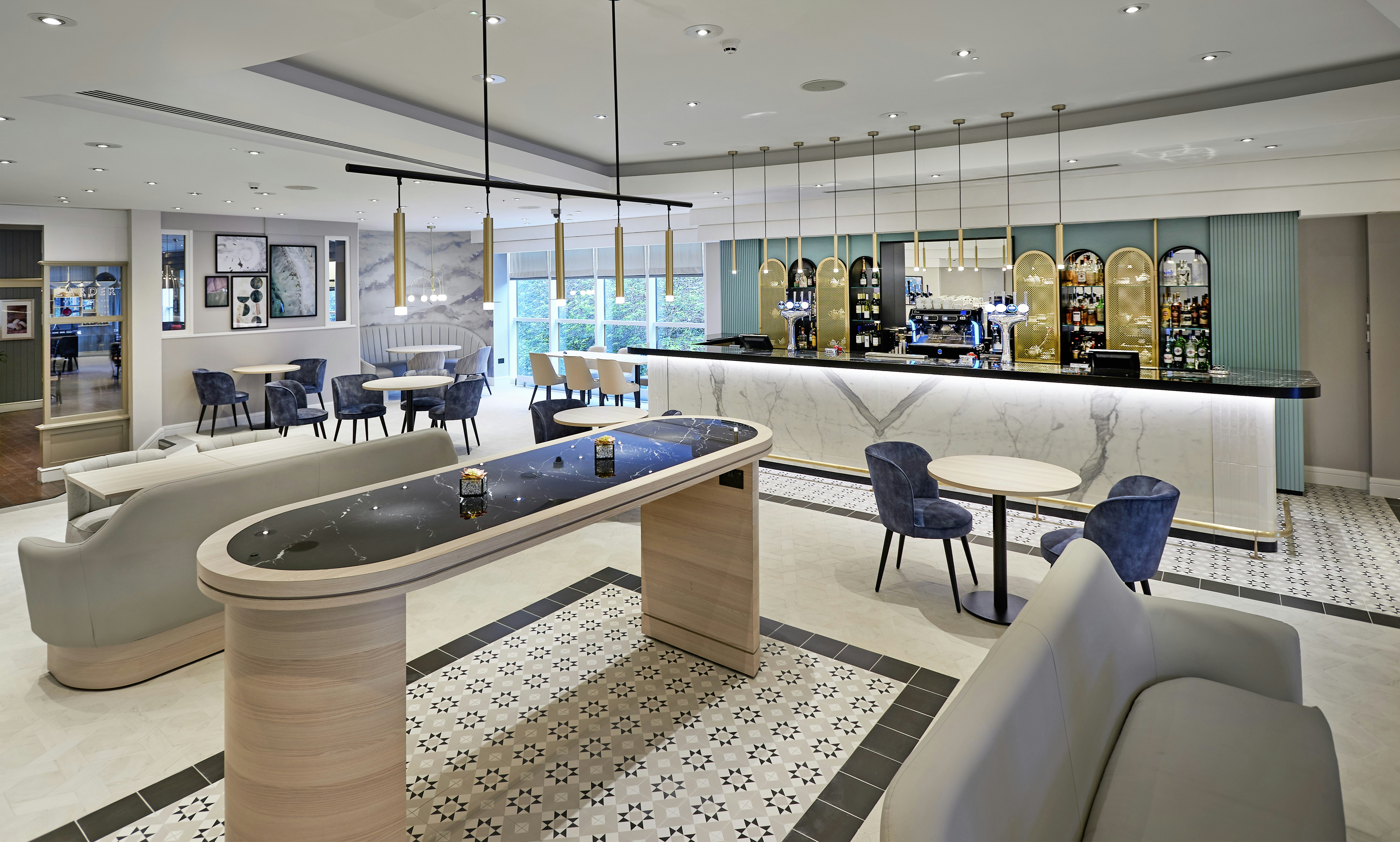 Hilton London Croydon 37/65