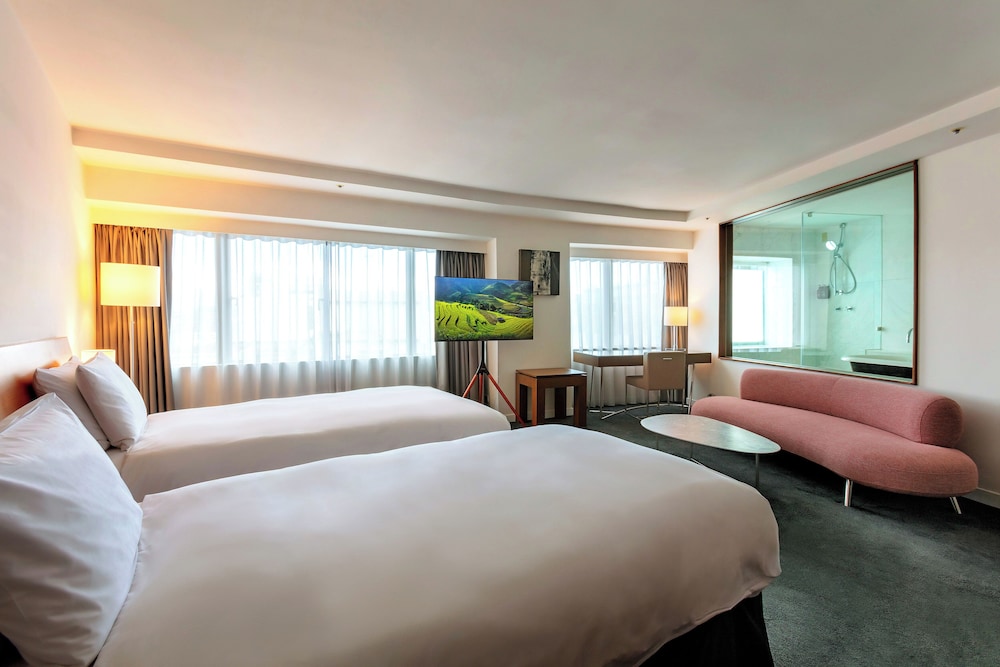 EXECUTIVE, TWIN BEDS
