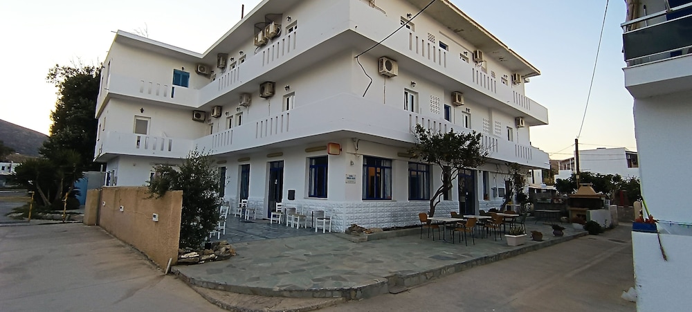 SERIFOS BEACH HOTEL 5/50