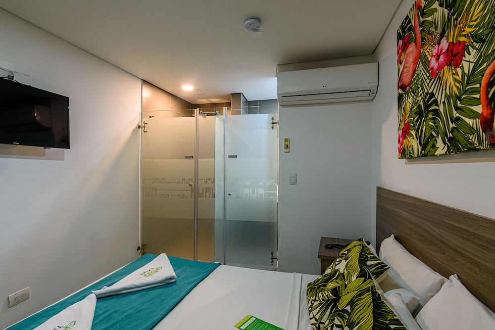 LLERAS GREEN HOTEL 44/71
