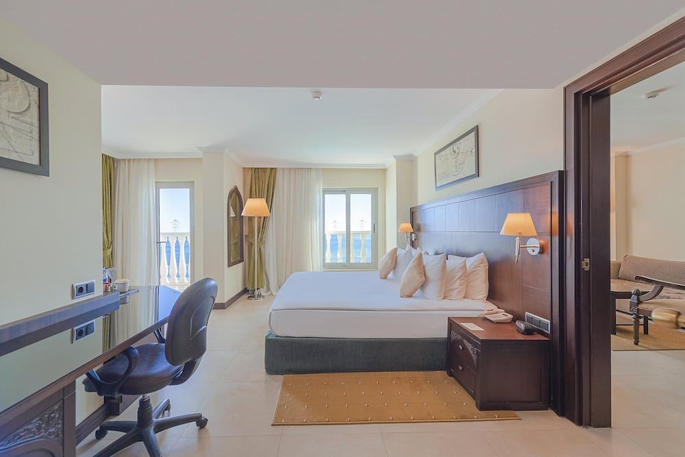 Crowne Plaza Antalya 29/83