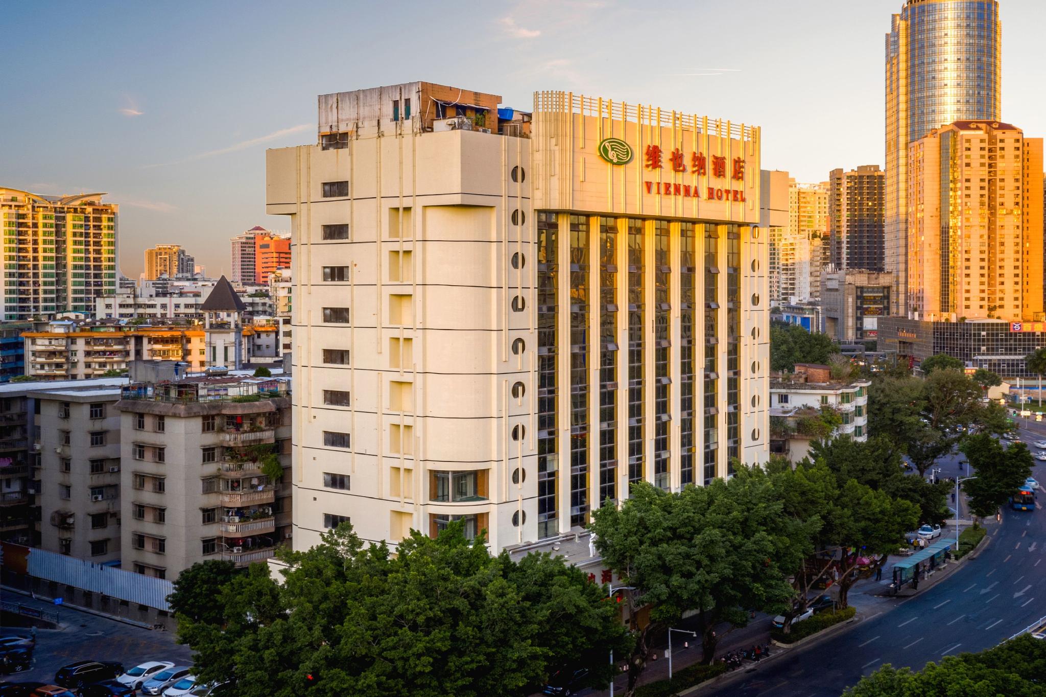 Vienna Hotel Huizhou (Huabianling Square Branch) 3/50