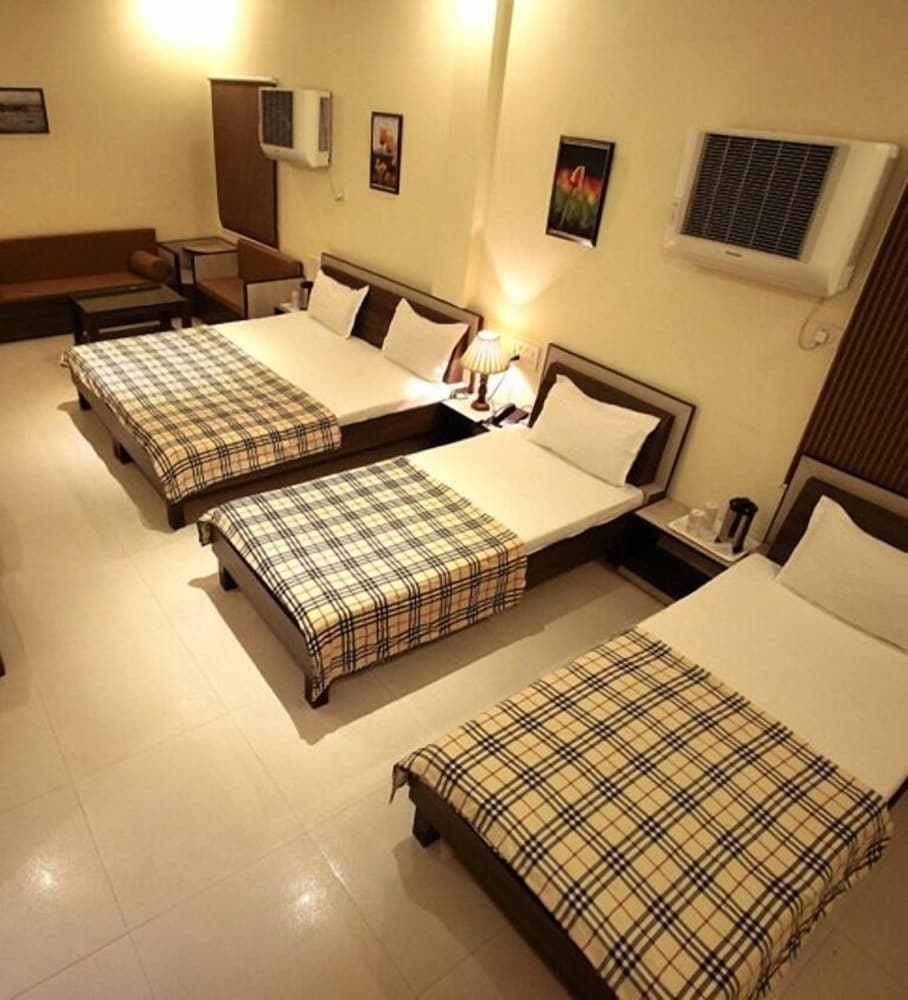 Hotel Sarovar Regency 14/27