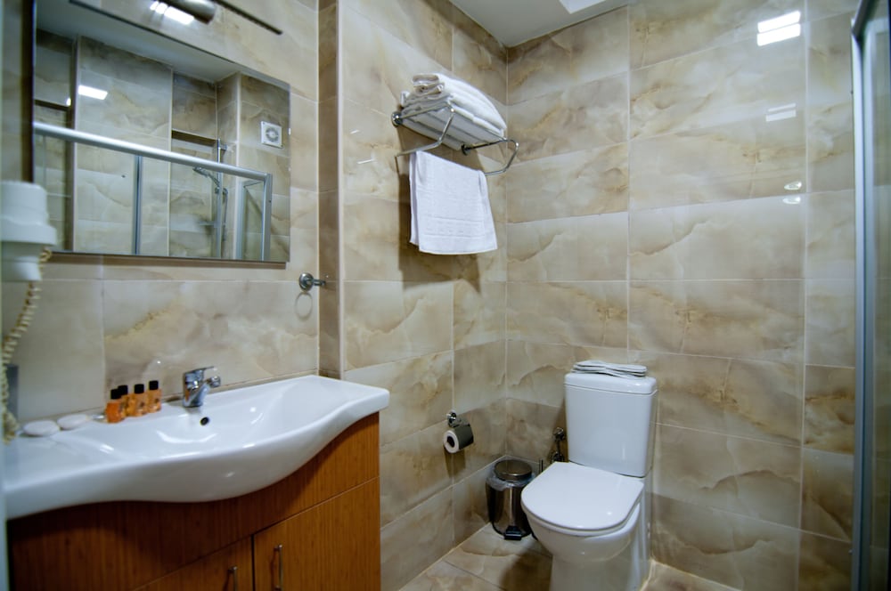 Safran Suites Apart 46/50