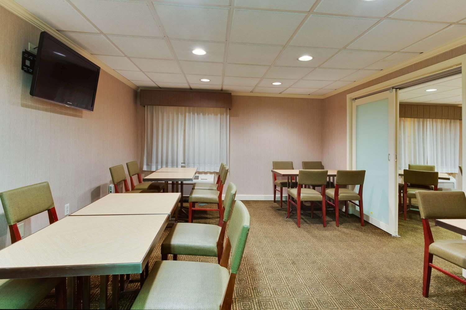 La Quinta Inn & Suites by Wyndham Lakeland East 30/37