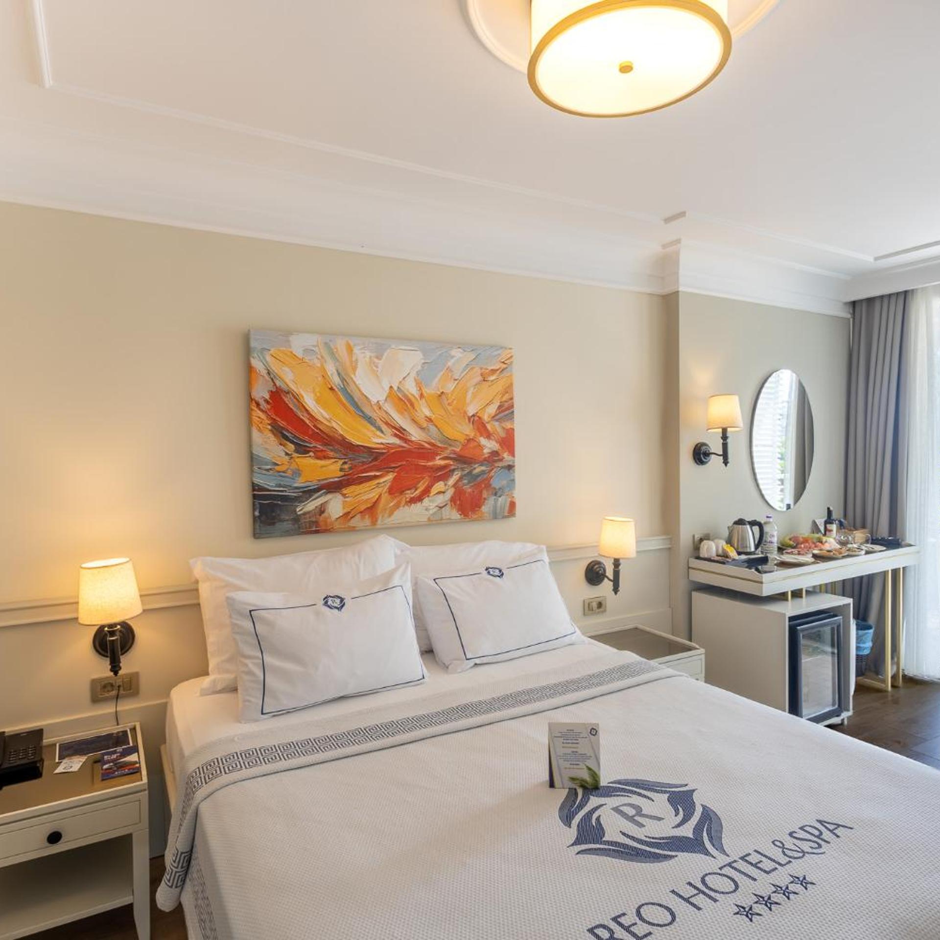 Deluxe, Double Bed, Side Sea View