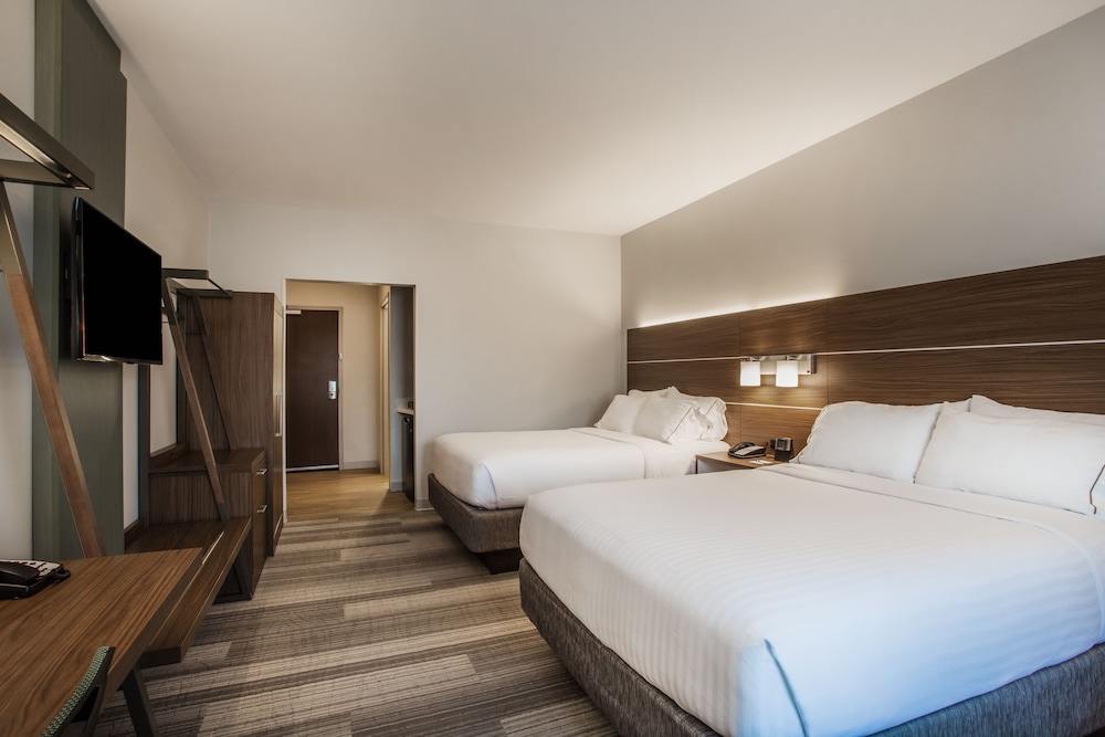 Holiday Inn Express Suites Lexington Park California 18/54