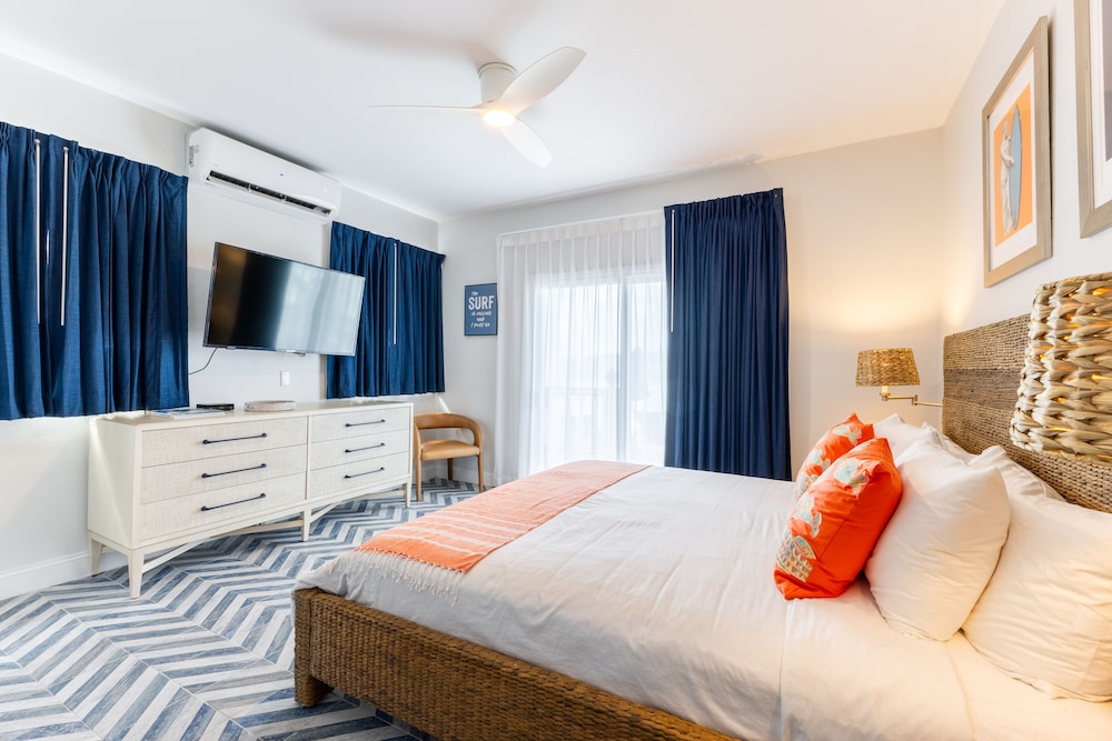 Room, King Bed, Beach Front, Balcony