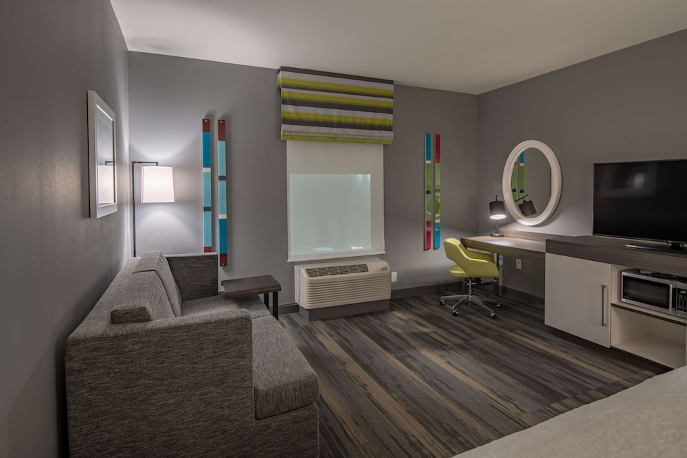 Hampton Inn And Suites Dallas/Plano Central 44/66