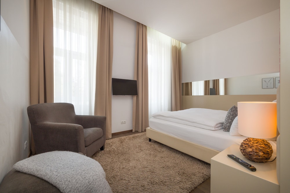 Rafael Kaiser Premium Apartments 12/50