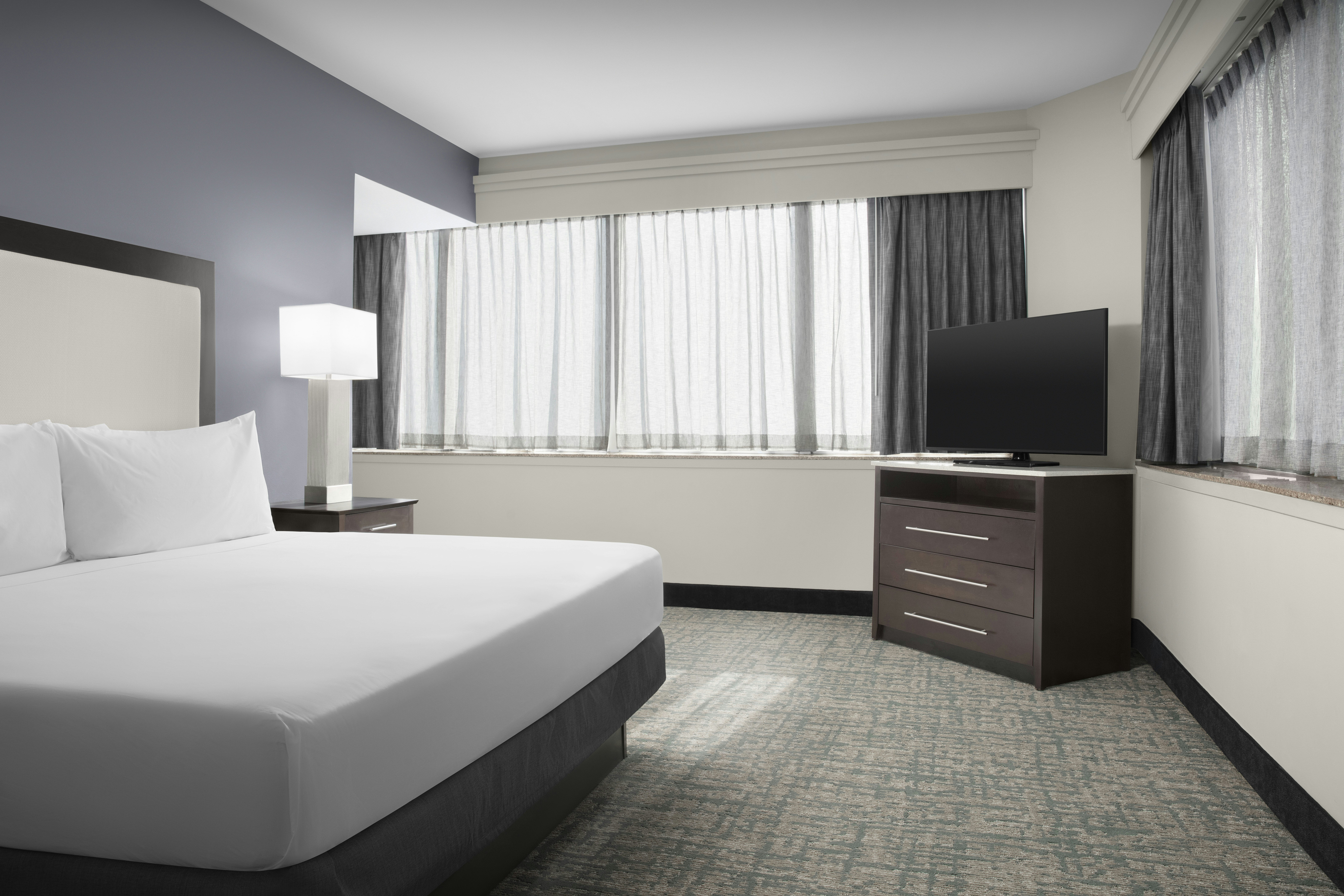 1 BEDROOM, SUITE, KING BED, CORNER