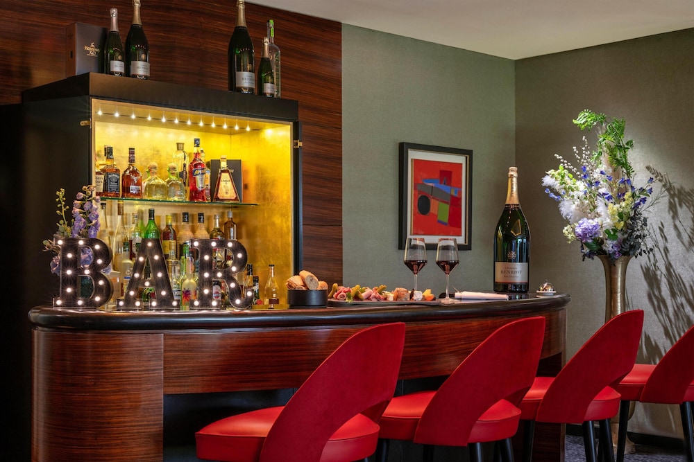 Warwick Paris Champs-Elysees 49/64