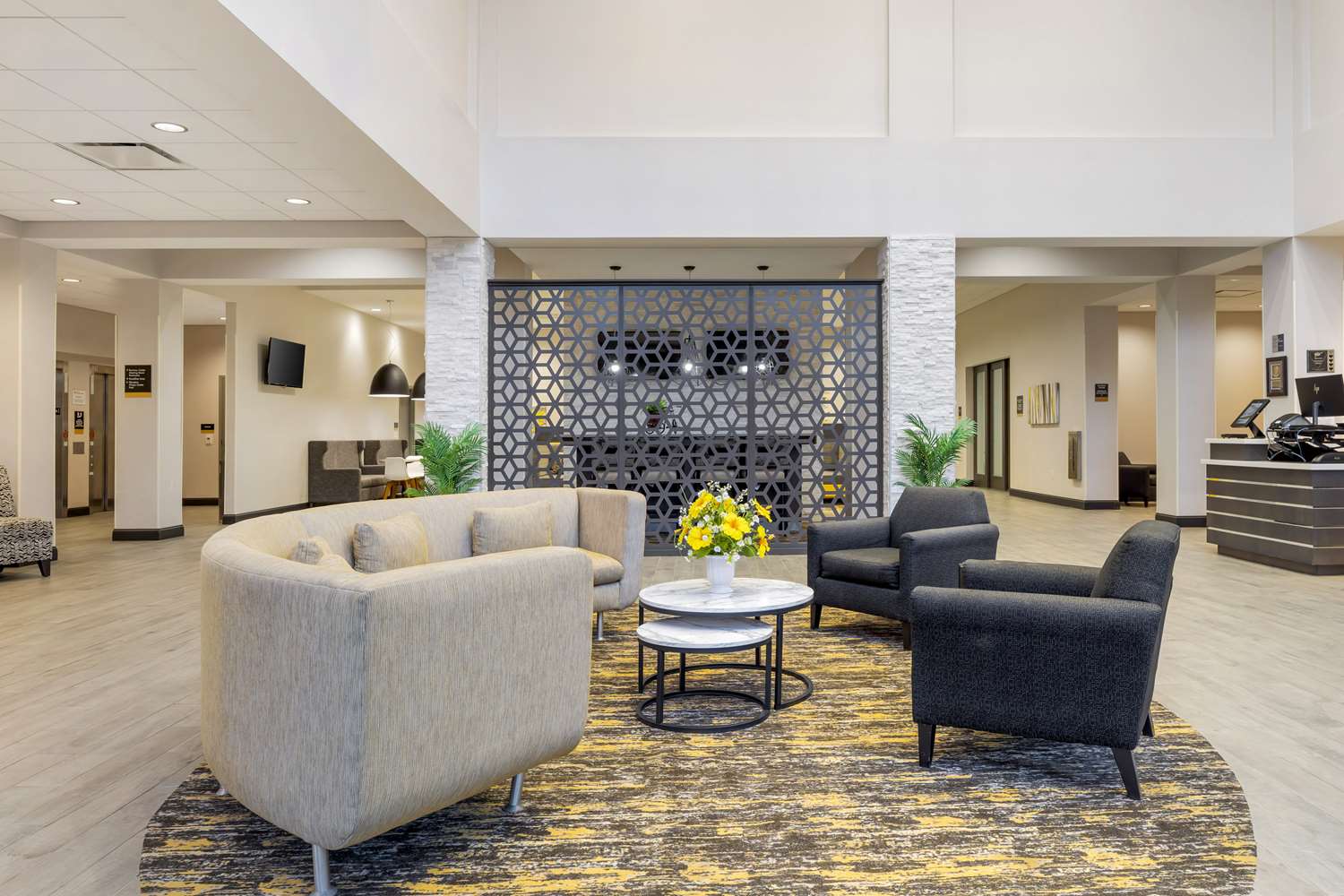 Best Western Plus Cranberry-Pittsburgh North 29/52