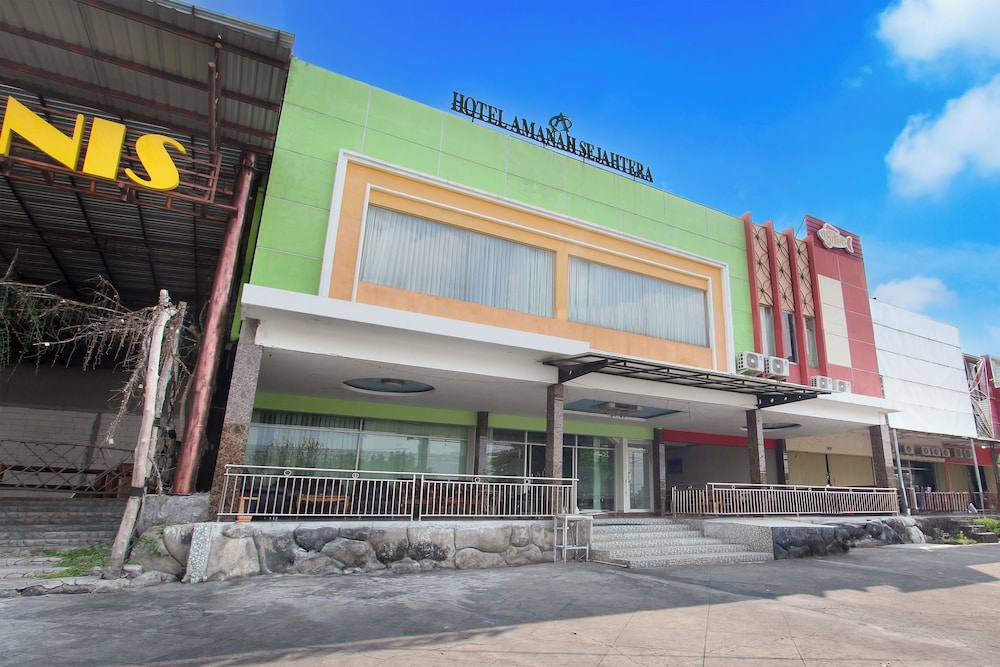 Hotel O Jalan Slamet Riyadi Near Bandara Adi Soemarmo Formerly Amanah Sejahtera in Ngemplak (Central Java)