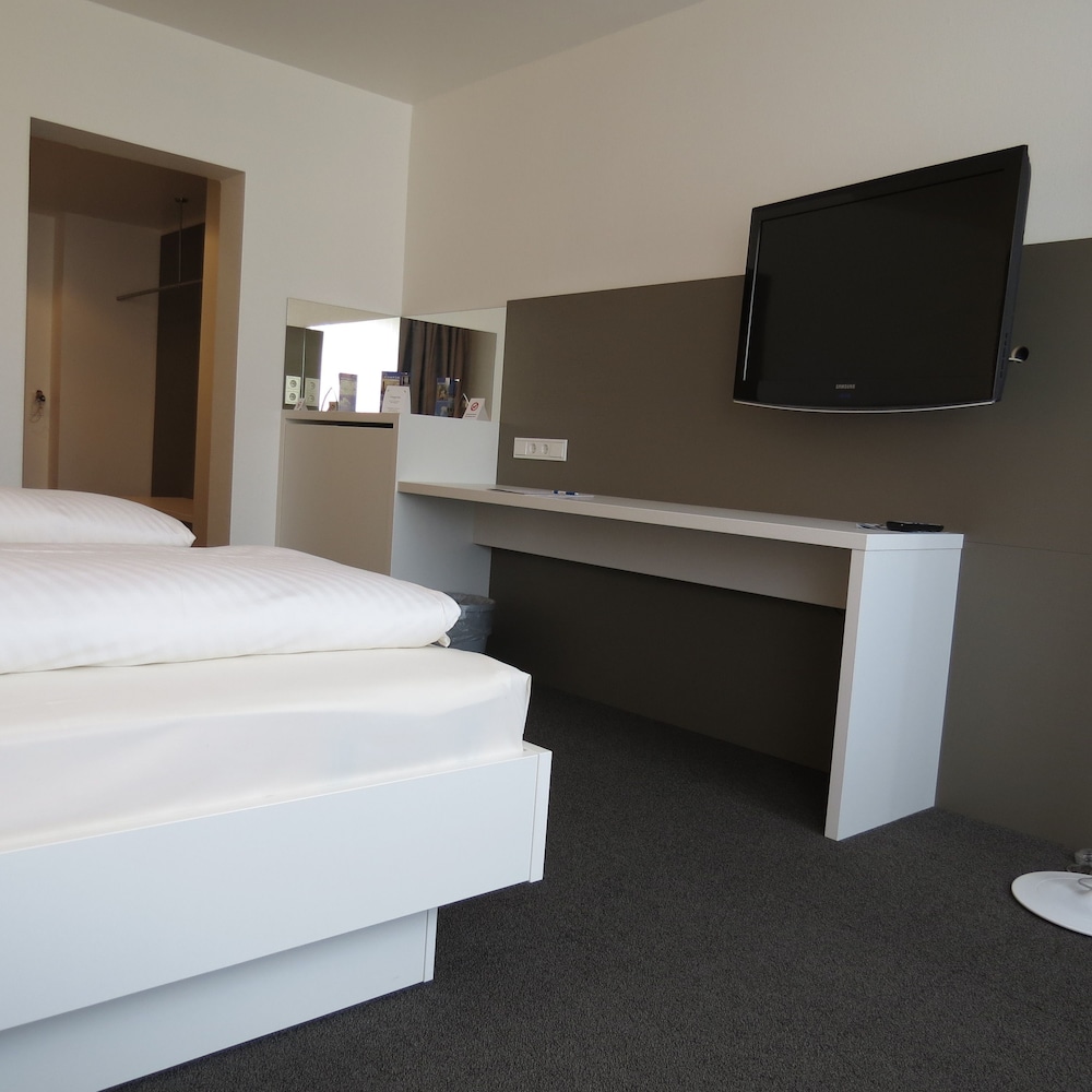 Comfor Hotel 37/72