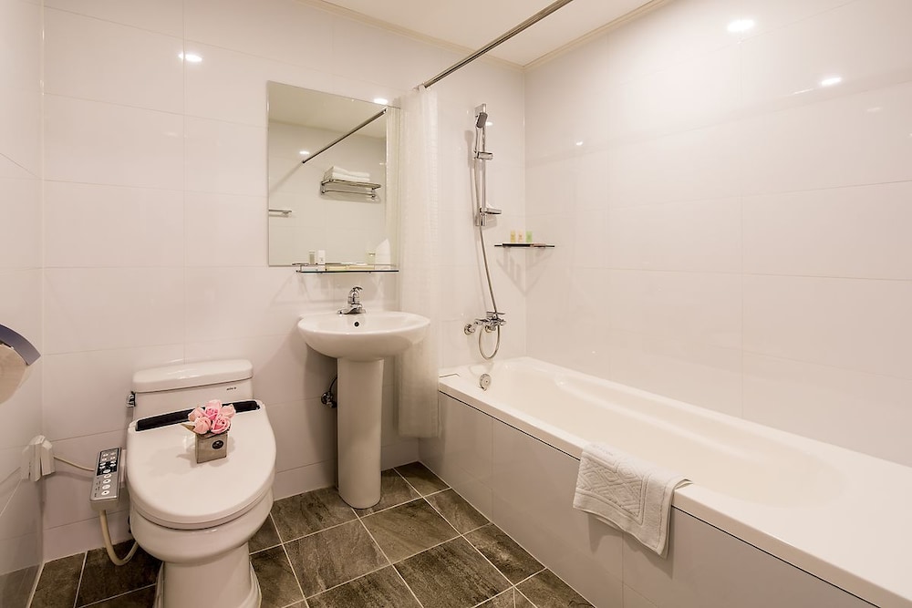 Korea Tourist Hotel 14/61