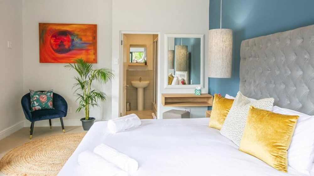 Hout & About Guest House 15/39