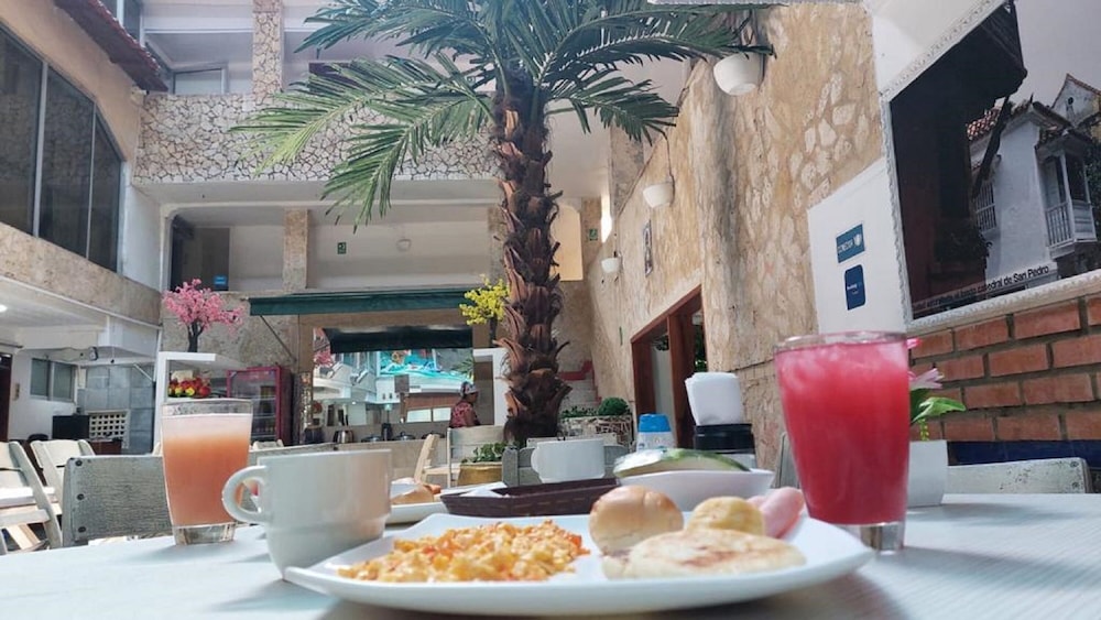 Hotel Toledo 33/36